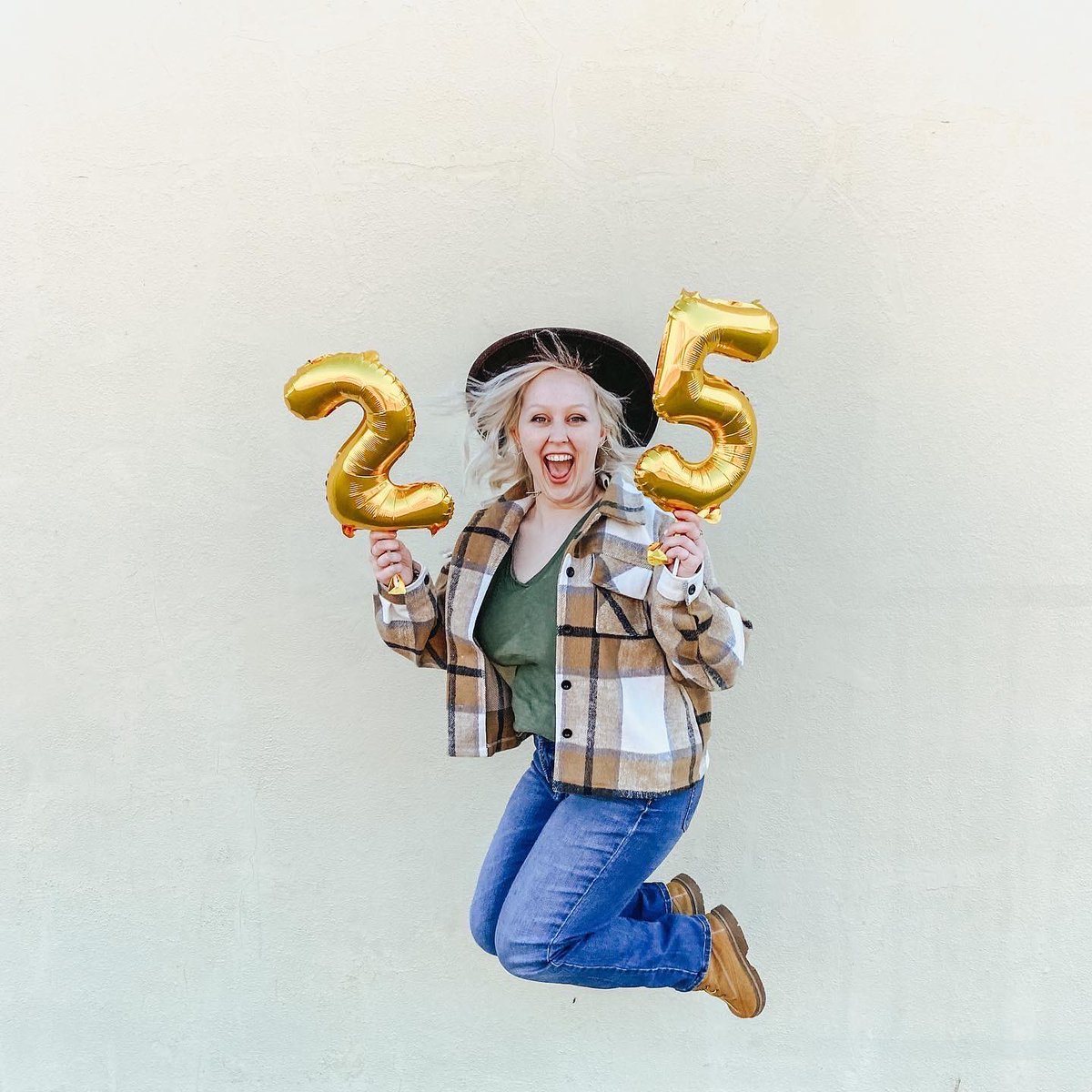Hannah Marie | previously PlottingerTwist tweet media