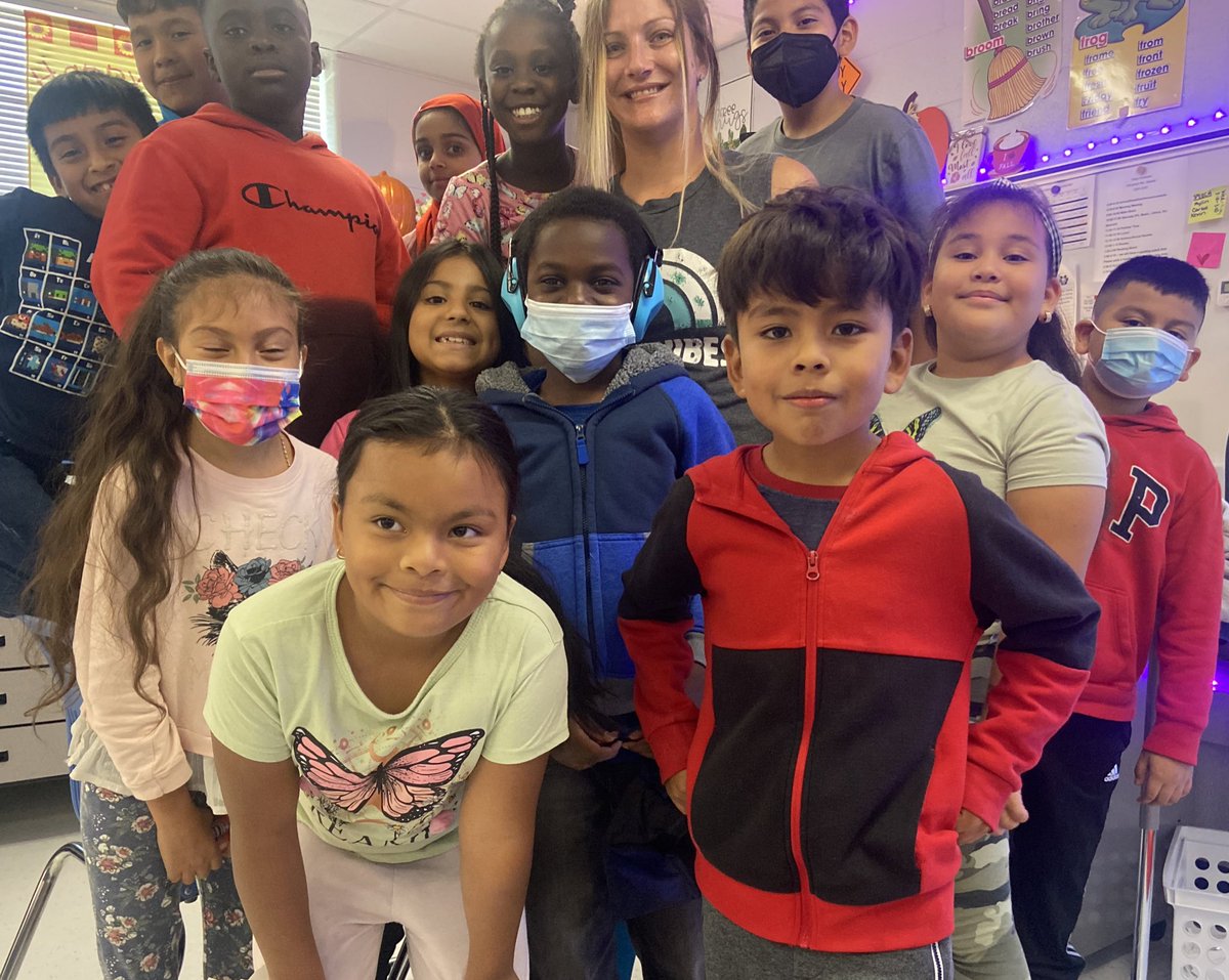 Stews3rdGrClass's tweet photo. Building relationships and creating a class family is SO important🫶🏼 I love my kids & they are learning to care about each other like family!! 💕 So grateful to spend the rest of the school year together 🫶🏼💕 #amazingclass #greatkids #lovemyjob #mvwes @MtVernonWoods https://t.co/YqyZrUsBlr