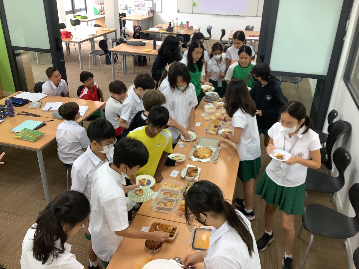 KLASS_EP_Lang's tweet photo. Quel festin! Merci to our wonderful Year 7 French 🇫🇷 for showing us their cooking skills and providing a delicious French buffet! @AliceSmithSch #KLASS_EP_Lang https://t.co/w3v03PFI90