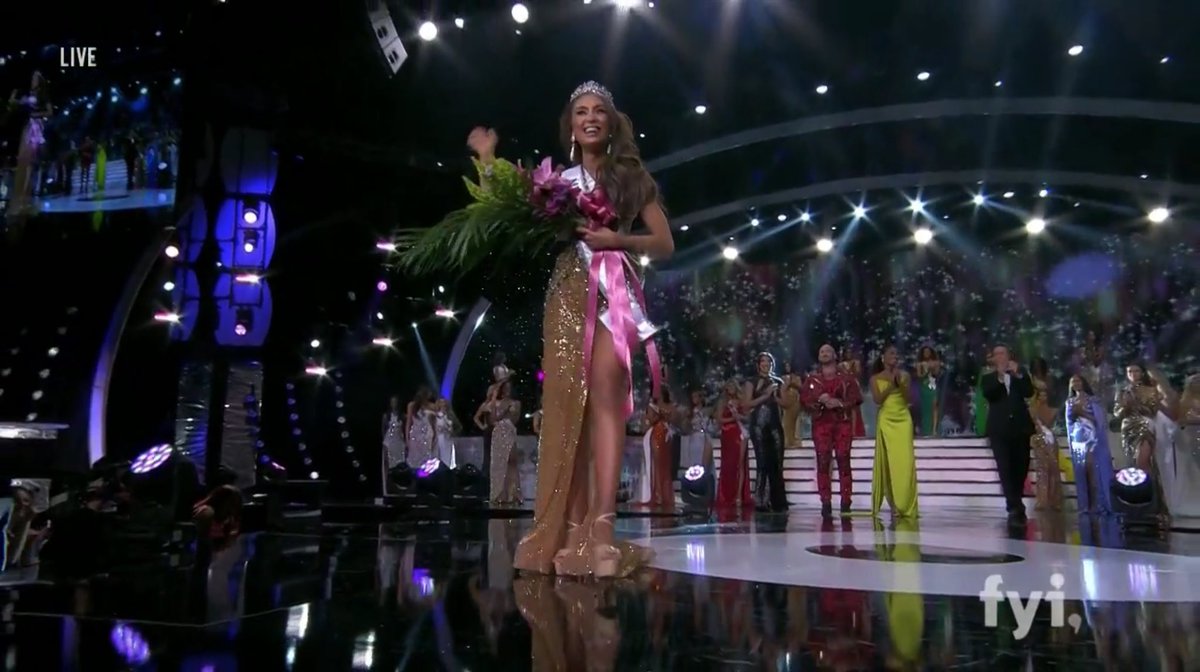 She did it, y’all! 🥹 <a href="/MissTXUSA/">Allie Drake</a>, R’Bonney Gabriel is your new Miss USA 2022! 🎉 Congrats!! 👏👏👏 #MissUSA #MissTexasUSA #RBonneyGabriel
