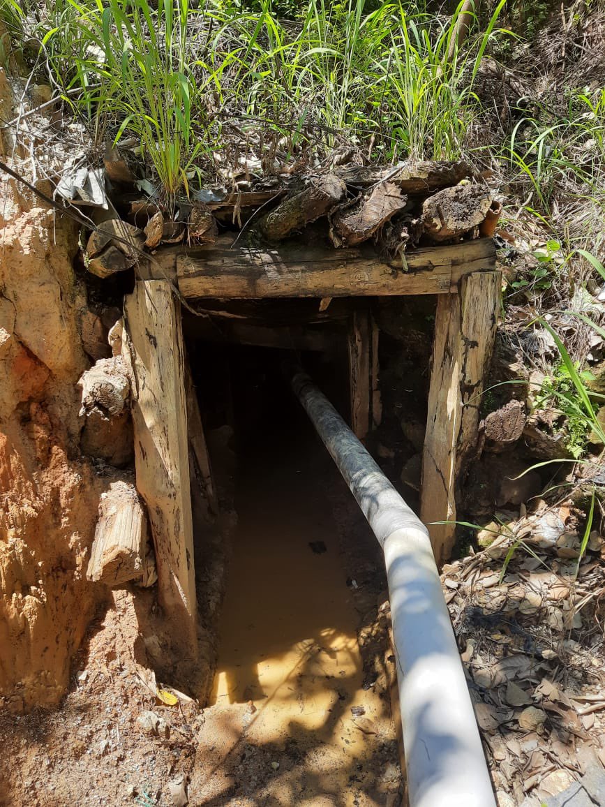 On their first day of visit,  four member Indian Mining expert delegation to El Salvador under <a href="/ITECnetwork/">ITEC</a> On Site Programme, inspected mining site of Santa Rosa de Lima in presence of officials of <a href="/EconomiaSV/">Ministerio de Economía</a> . 

<a href="/manojifs/">Manoj Mohapatra</a> <a href="/MinesMinIndia/">Ministry of Mines</a> <a href="/EconomiaSV/">Ministerio de Economía</a>