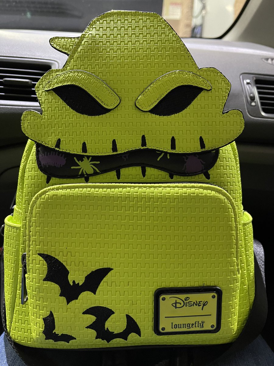 Skyboltt's tweet photo. Halloween backpack mode activated. https://t.co/k9mNJIt6uo