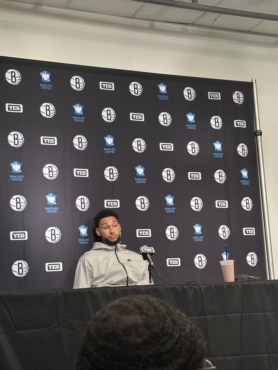 mgbushwick1's tweet photo. Ben thinking “Harden really wanted out of here after tasting these smoothies, Yeah he crazy “ #NetsWorld #SmoothieGate https://t.co/dnTp7gm8Vy
