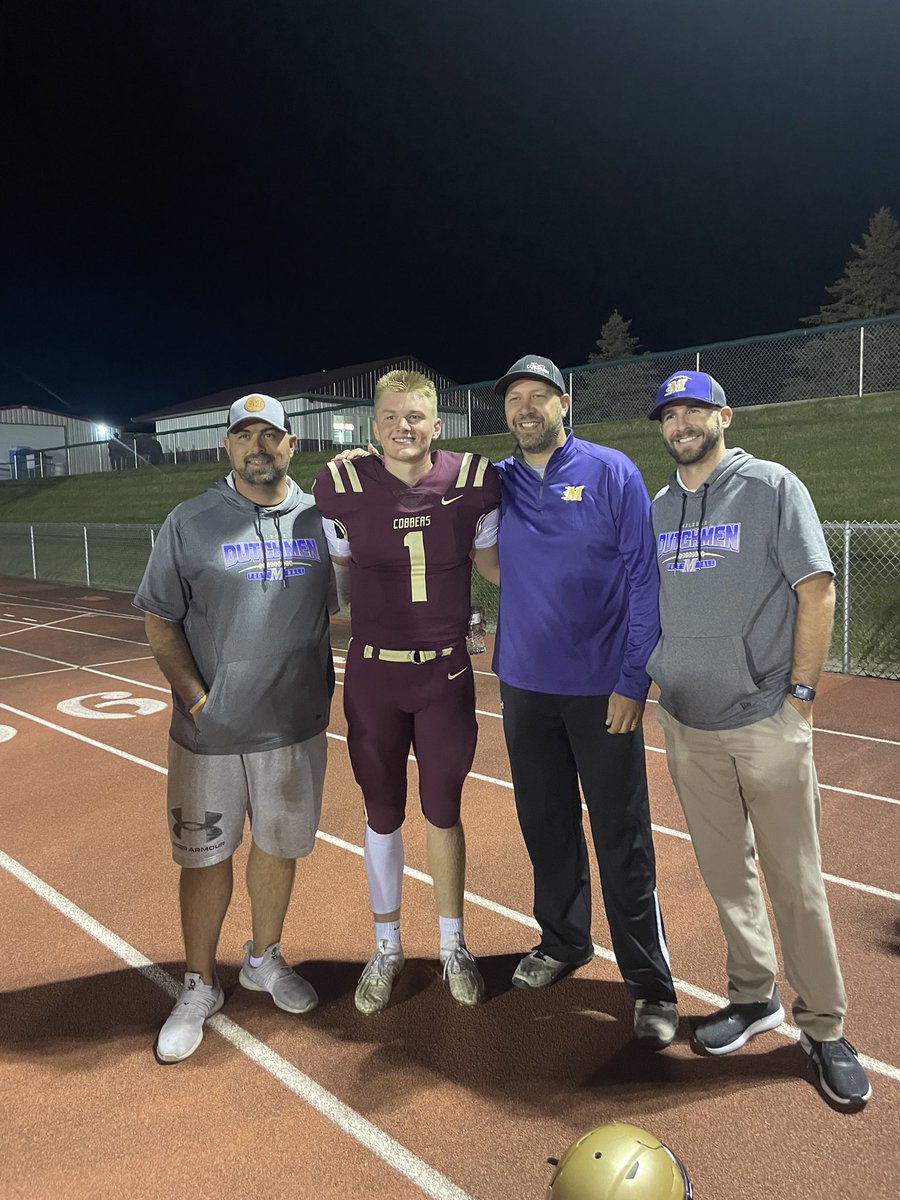 Love watching Dutchmen Alumni sharing their talents at the next level! Tyler can still sling the pigskin around.  #rollcobs #GoDutchmen
