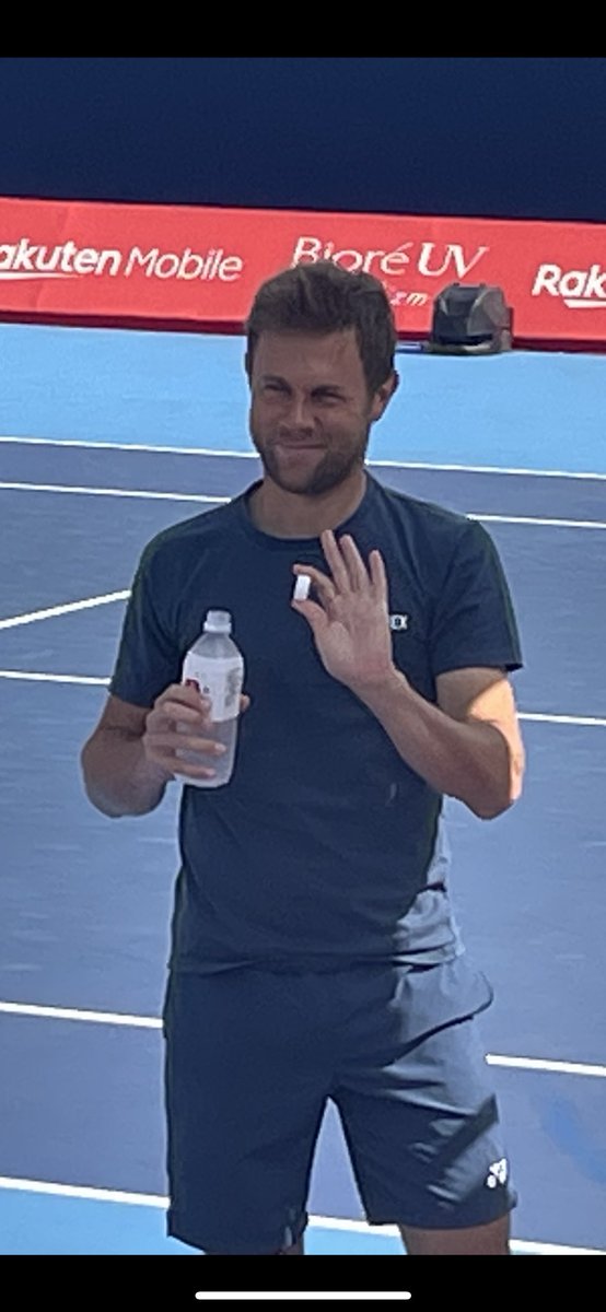 7_7R's tweet photo. Radu🇲🇩👍
また来てくれてありがとう😘
頑張って💪💪💪
#楽天オープンテニス
#RaduAlbot https://t.co/6cpFHbEhwi