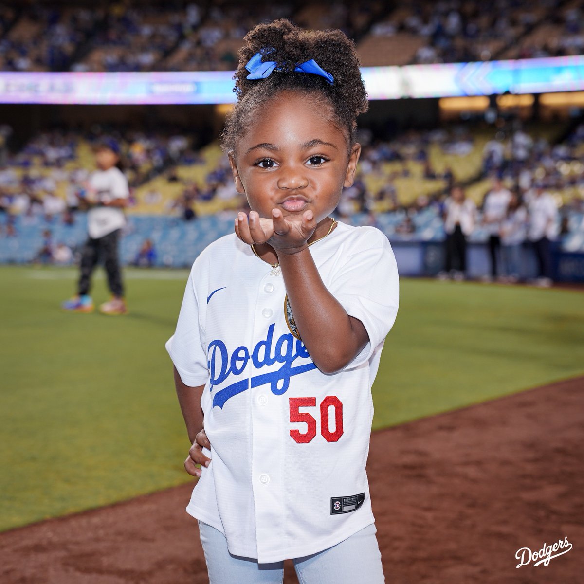 espnW on X: Mookie Betts' daughter is too cute 😍 (via @Dodgers