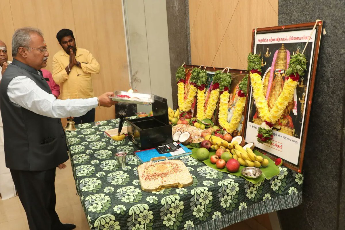 sonacollege's tweet photo. Pooja celebration 2022 at Sona. #poojafestival #saraswathipooja #poojainsta #ayuthapooja #SonaAt25 #sonatech https://t.co/0ymJWg63yk