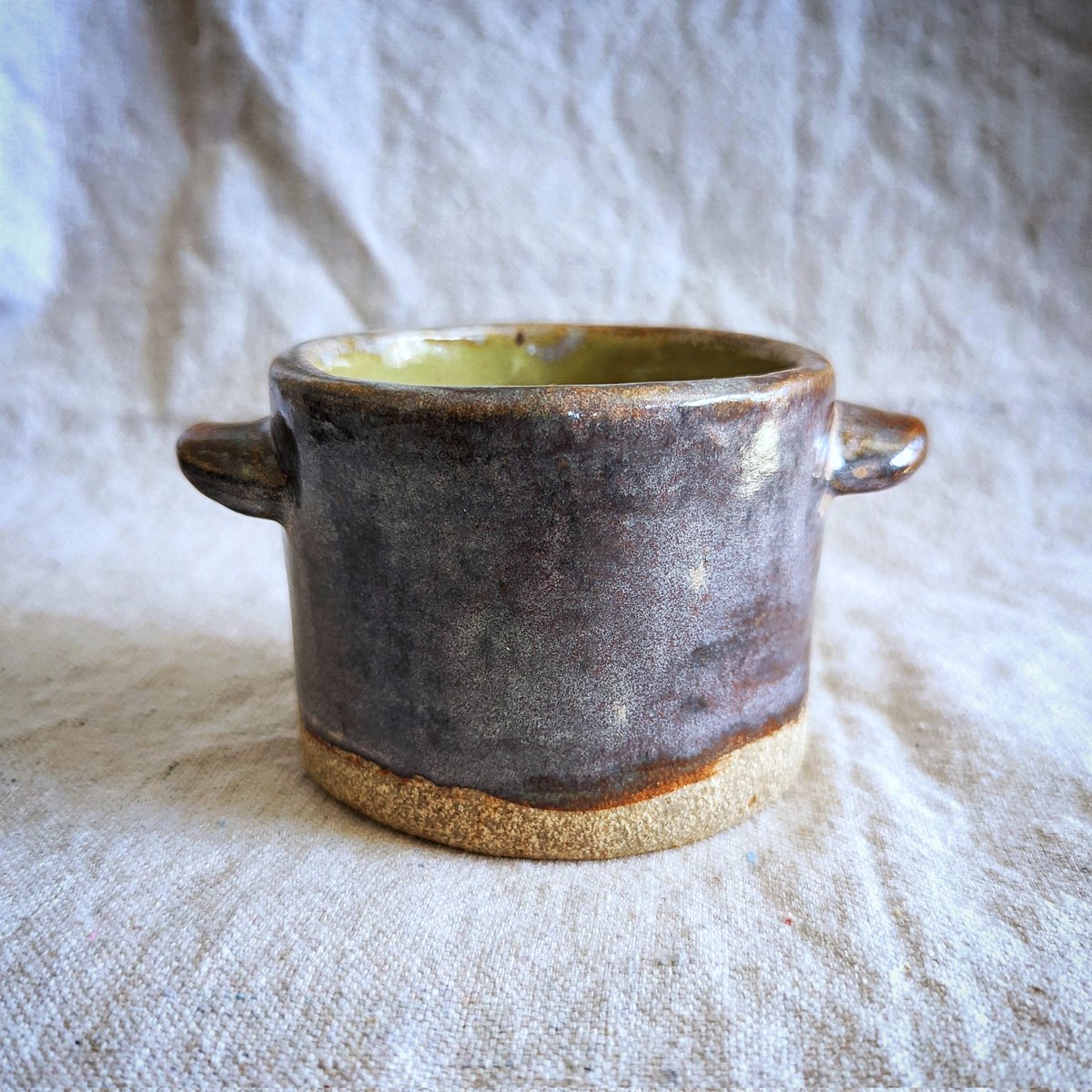 Tdlpottery's tweet photo. Mini casserole dish, perfect for that midnight mug brownie! 
sonora white; slab built; reduction fired to ∆10
#potter #pottery #potterathome #handmade #kilnfolk https://t.co/hIcHkDACge