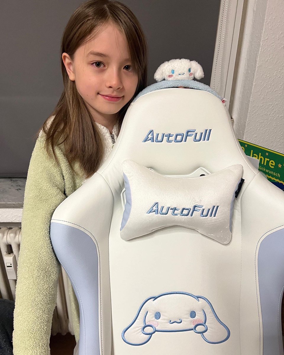 leira_de_show's tweet image. #Autofull の  #ゲーミングチェア ❤️
日本から友達が送ってくれました☺️

 #シナモロール  #ドイツ生活  #サンリオ
