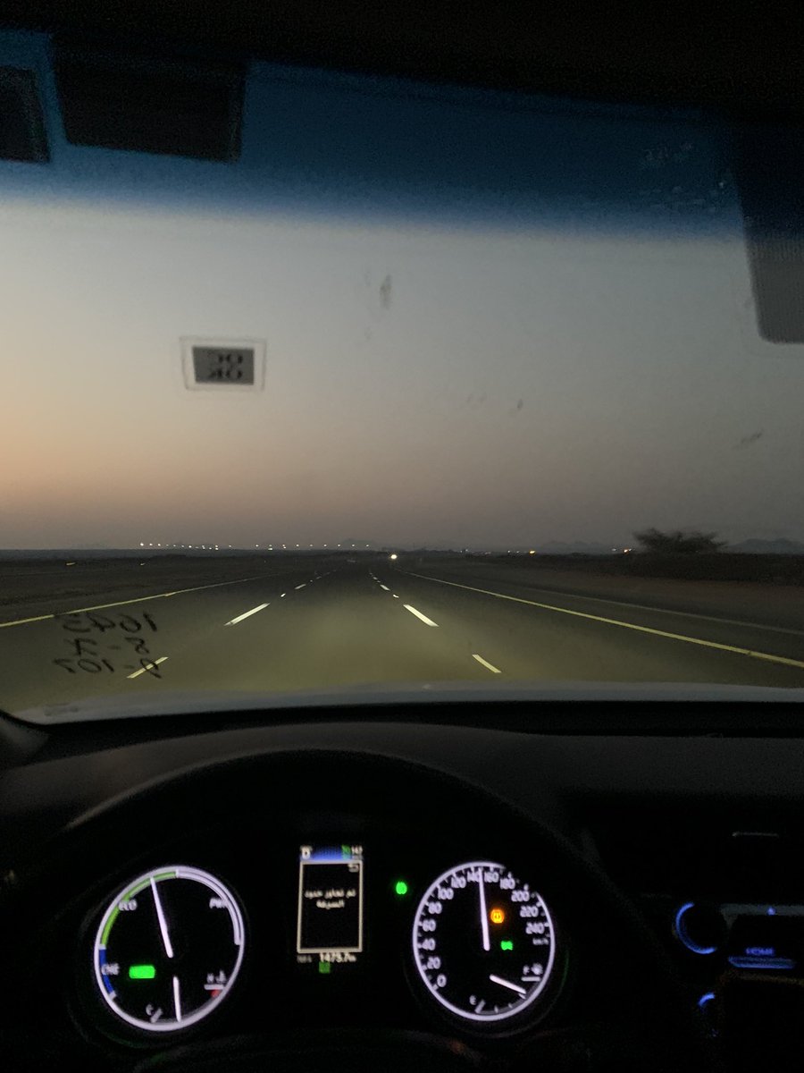 3AS_2's tweet image. اكبر سلبيه بانك تمسك خط طويل لحالك انك تهوجس كثير خصوصا بالاشياء اللي موجعه قلبك 🦦