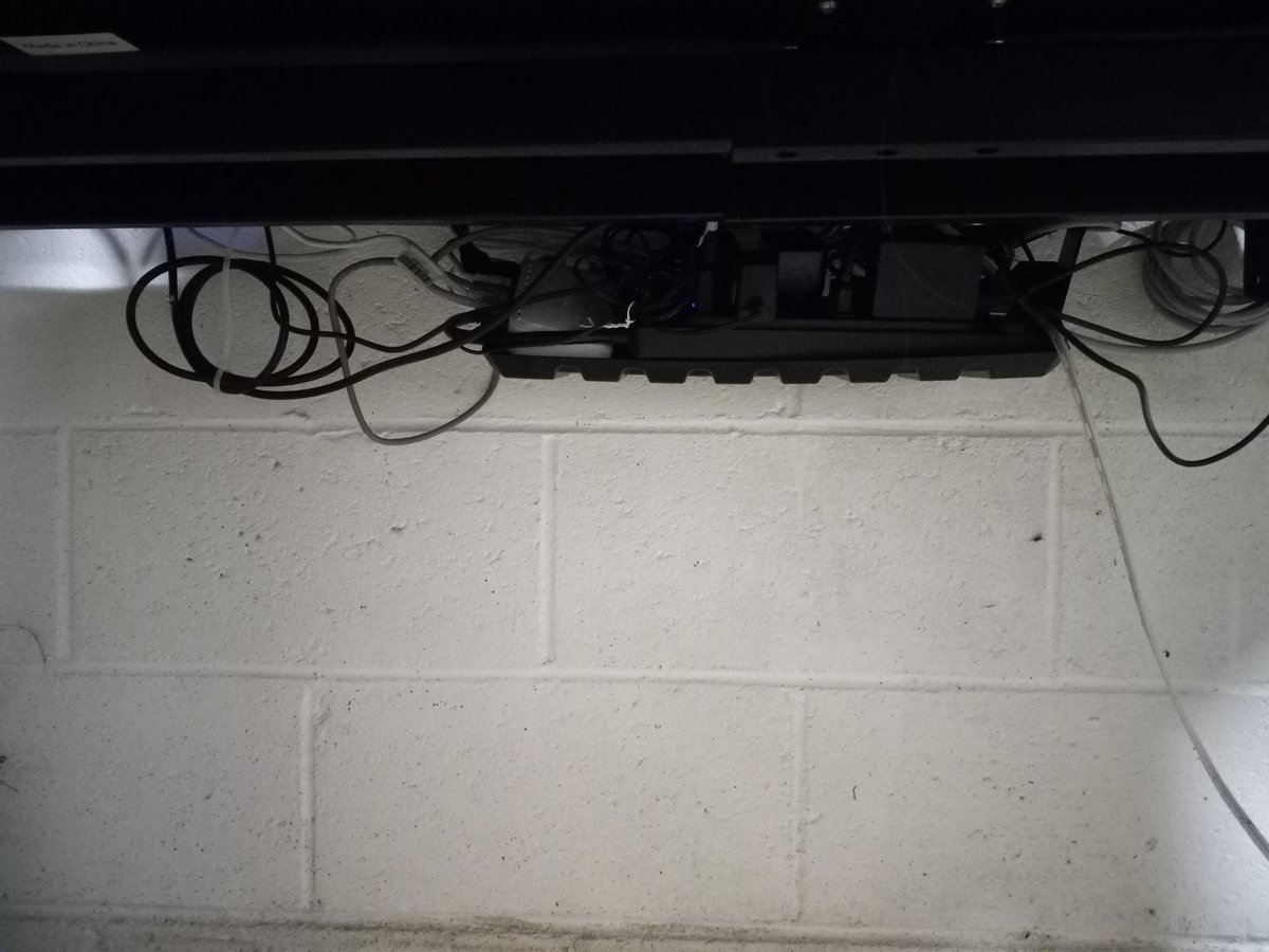 MissCasperTTV's tweet photo. Finally put together my monitor mounts that @UndefinedLegend bought me, fixed my desk and organized the cords after moving 6 months ago. https://t.co/eBRUDwAgwH