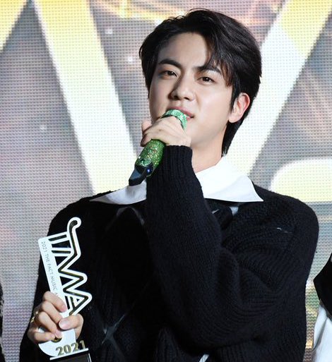 seokjinism1's tweet photo. Congratulations Jin! So proud of you! 

TMA INDIVIDUAL WINNER JIN
#TMAChoiceAwardJin #Yours_Jin #SuperTuna_Jin #JIN @BTS_twt https://t.co/B3X4Pysjis