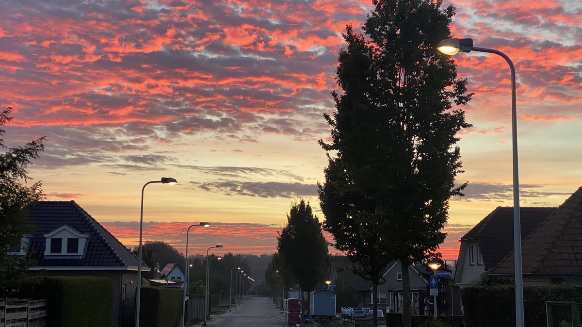 #morgenrood #DeLutte mooie dinsdag beste mensen :-)