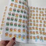 何故集めているの…？!今まで食べたキウイの数だけあるあのシールに驚き!