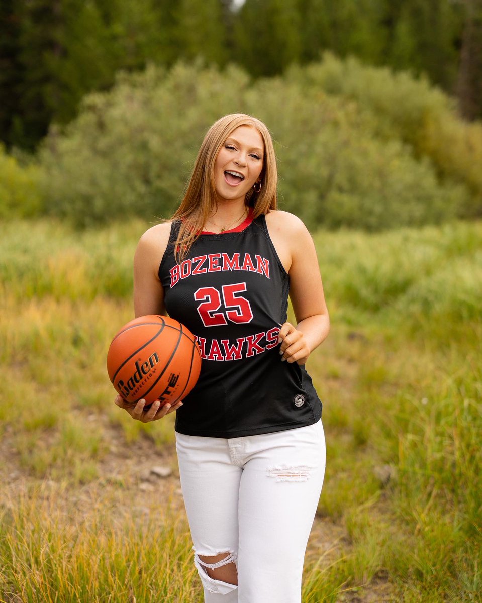 burkhart_avery's tweet photo. I am beyond excited to announce my commitment to Montana State University-Billings! 🐝💙💛 I want to say thank you to my family, teammates, and coaches for supporting me through my basketball career!🤍 I’m ready to get to work! Go Jackets!! 💙🐝💛
#committed https://t.co/AeNZA908vP