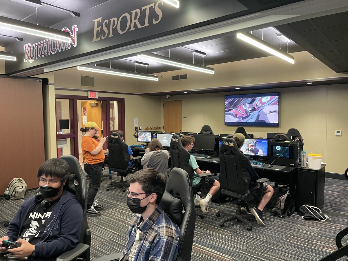 KutztownEsports's tweet photo. TBT A few weeks ago when we had our family day KoTH smash event(left)!👪

And the following week when we had our Guilty Gear Strive tournament(right)!🎮 https://t.co/kcfl0A1TaD