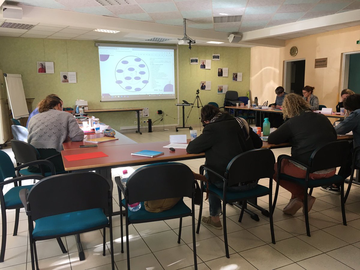 Nouvelle formation sur les soft skills, proposée sur une durée de deux jours à l’UDAF de l’Allier. Elle est conçue pour aider des professionnels à développer leurs compétences en communication et en gestion du stress.