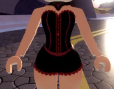 MxAckerman243's tweet photo. Everyone’s mad about this, but you guys need to understand that people are this skinny. When you say you hate it, your kinda hating on them. Now your making those people body shame. #RoyalHighUpdate #royalhigh #royaleween #royaleween2022 #royalhighhalloween https://t.co/xqhei5XzLj