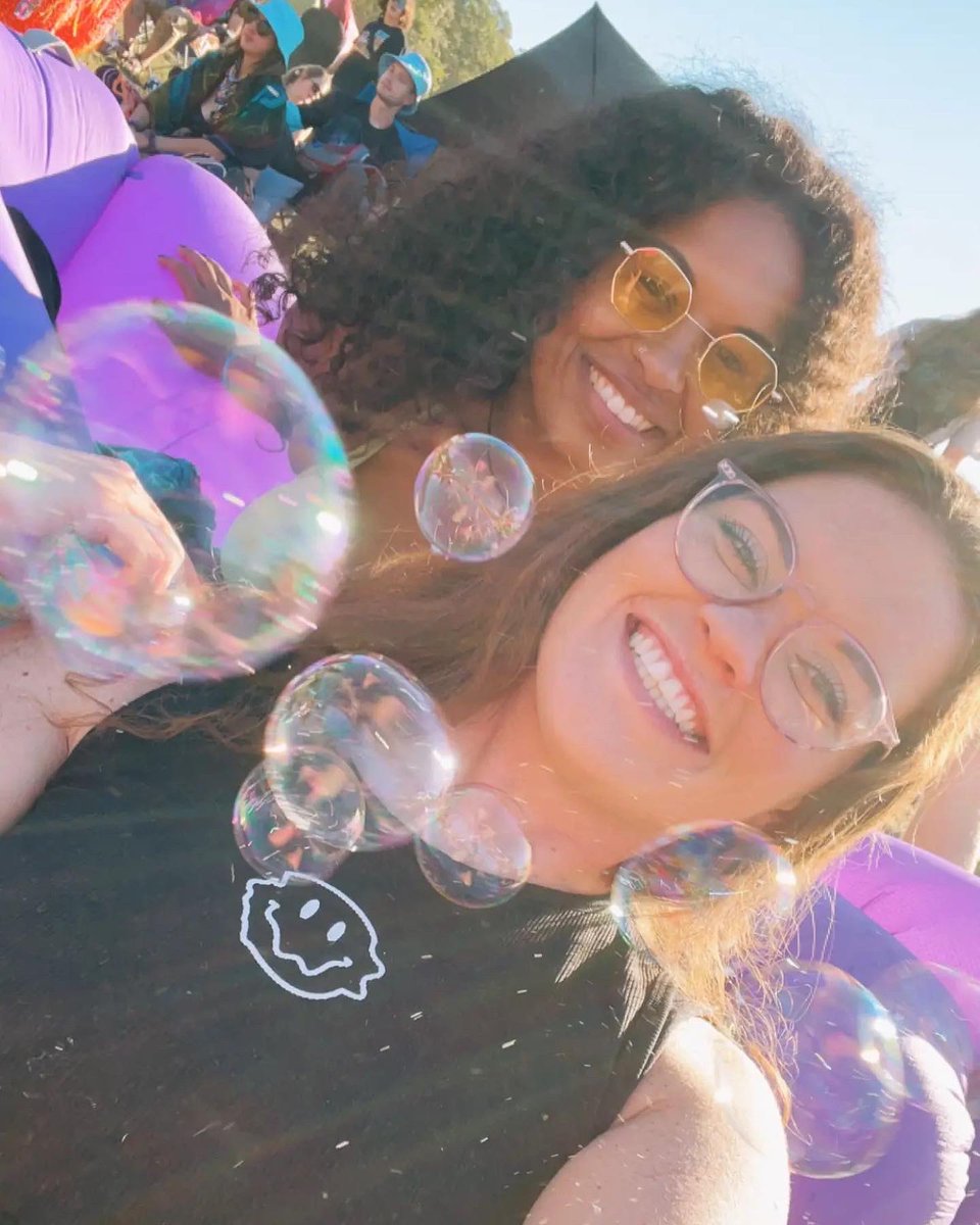 caymanmurphree's tweet photo. @wakaanfest vibez w my gurl 💜🏵️🧚🏼‍♂️💚 https://t.co/3eK79r9Bao