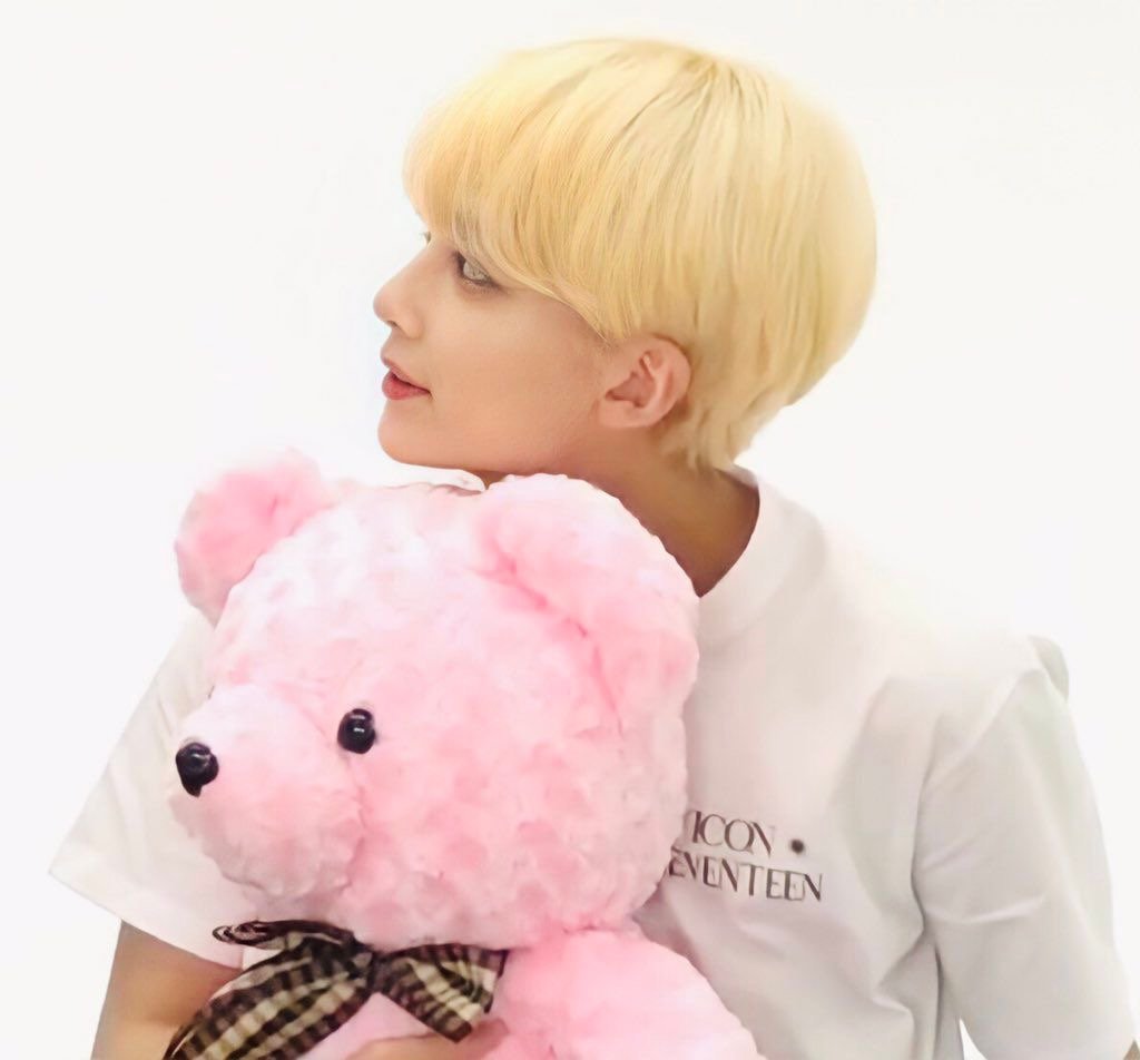 moon_doboo's tweet photo. #깊은향기로_남을_정한이의_스물여덟
#1004DayWithJeonghan

#RT #두부가_선물두고_갑니다
두부 계정 200괄 넘은 기념 및 천사 생일 기념으로 rt해주시는 분들 중에 추첨해서 4분께 소소하지만 마이쮸 드릴게요🤍☁️

◽️트친한���❌️
◽️캐럿한정⭕️

(당발은 도겸이 뮤지컬 개봉하는 날 늦은 정한시😇) https://t.co/26xY1PIFpI
