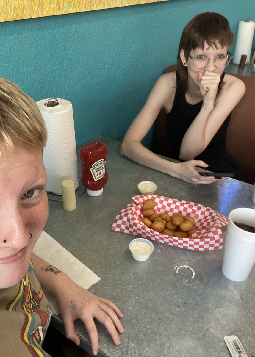 yearnoclock's tweet image. boyfriend day but husband style with my tuesday