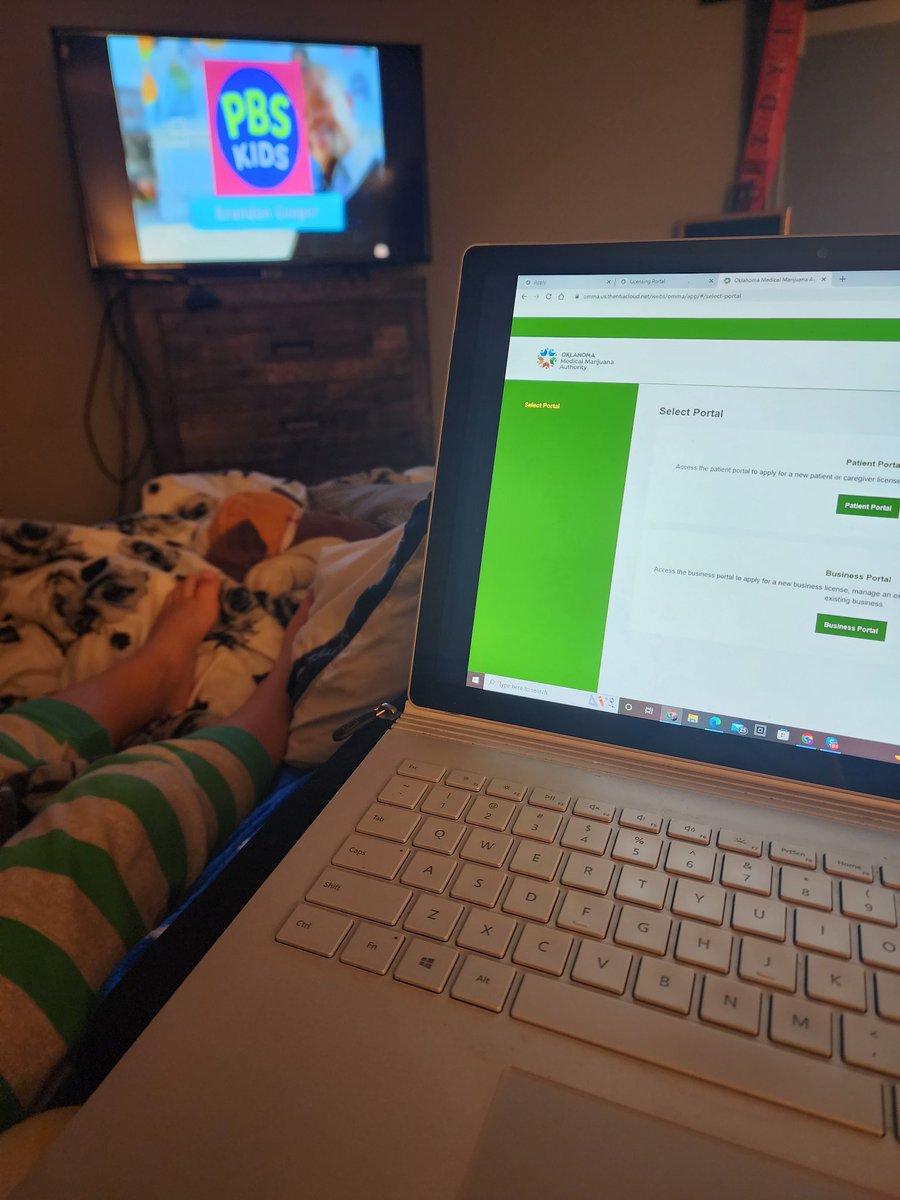 Going to the park on a Monday means up late AF catching up at night. 😪