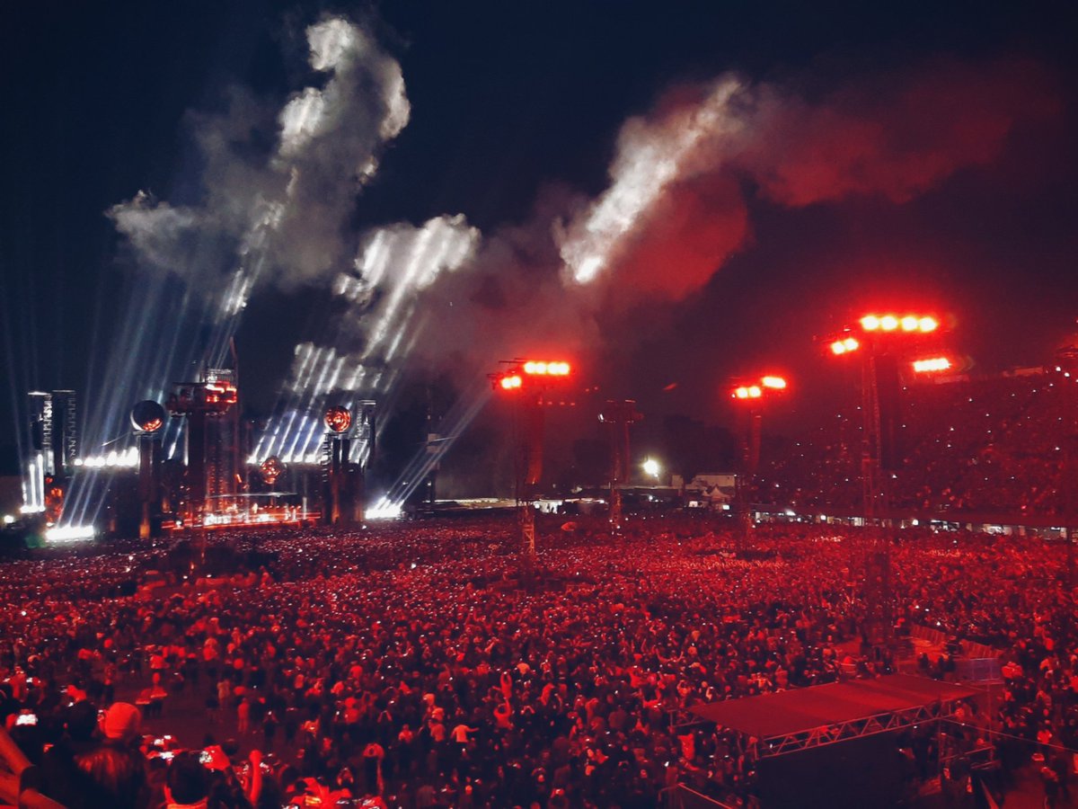 GrimBeast's tweet photo. @RSprachrohr Awesome Show! 🔥🔥🔥🔥 https://t.co/0EFl2URG0b