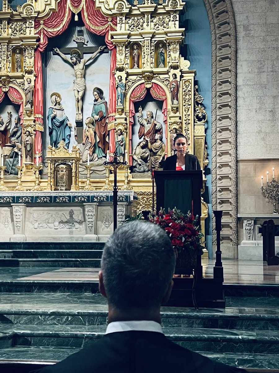 usdministry's tweet photo. In partnership with USD’s Law School, tonight we celebrated the Red Mass, praying for wisdom and reflecting on the meaning of justice and mercy at the start of the new judicial year.  Thanks to all the members of the bench who joined us. https://t.co/Ig4BDjftBx