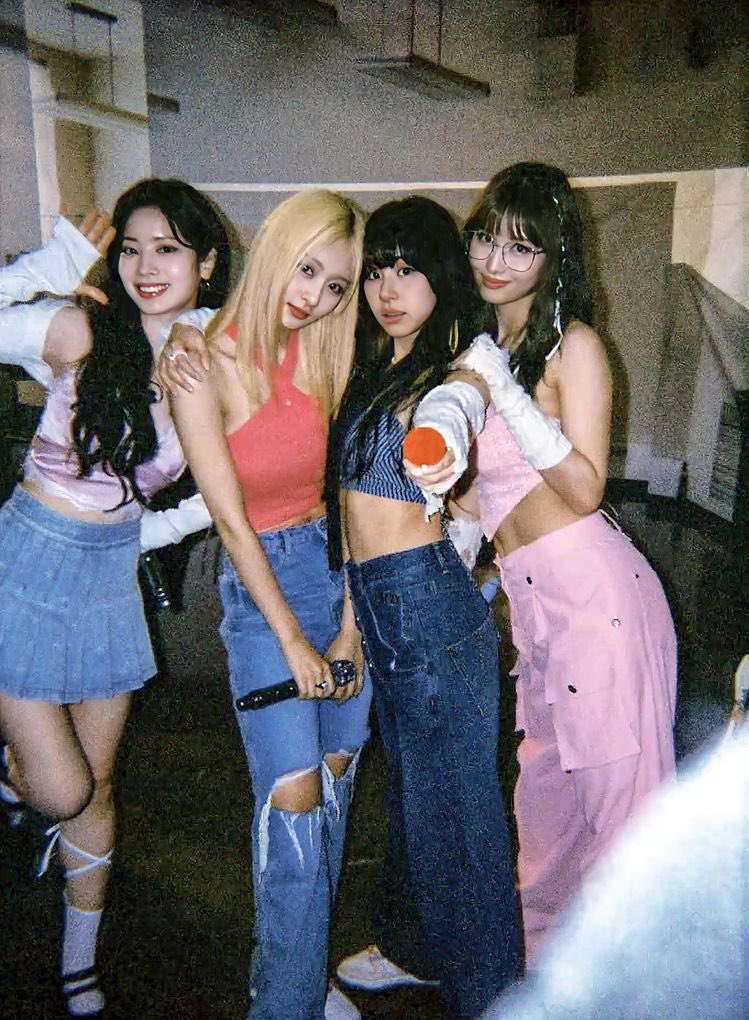 Blackpink is the revolution 🖤