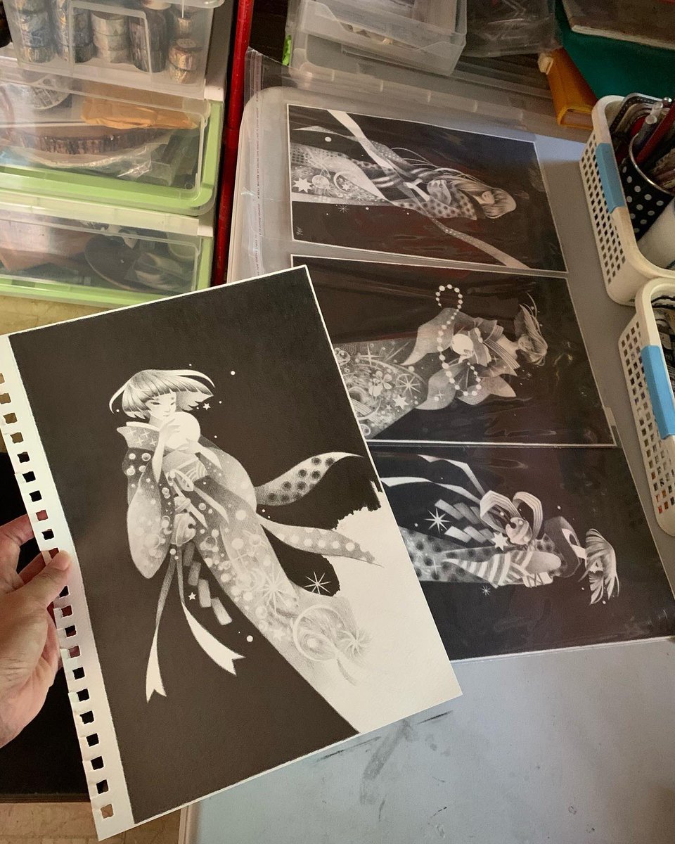 “Eos’ Gravity”, AVAILABLE, graphite on paper, 12”x 8” inches. My solo show “Luminescence” @havengallery runs from Sept.24th - Oct.23rd 2022.

View the entire show here or link bio: havengallery.com/portfolio/mall…

To inquire on my last two available works, email info@havengallery.com