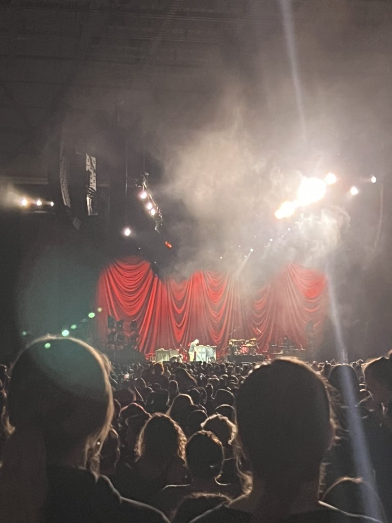 NickelsonSara's tweet photo. #vacuumguy #MCRTACOMA https://t.co/YC3hF1PUJ1