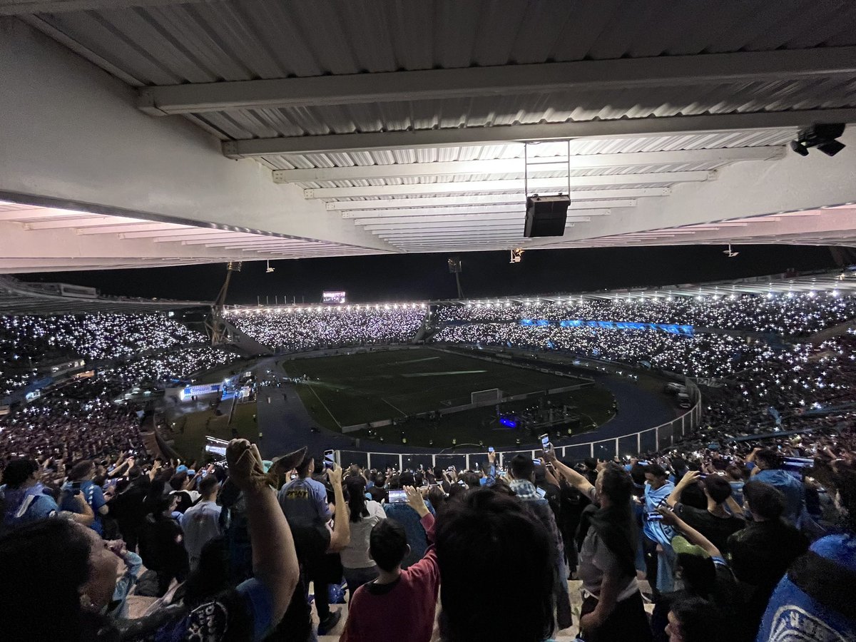 UniversoCelest's tweet photo. La hinchada más grande del país duela a quien le duela. https://t.co/Xju0fpfNKw