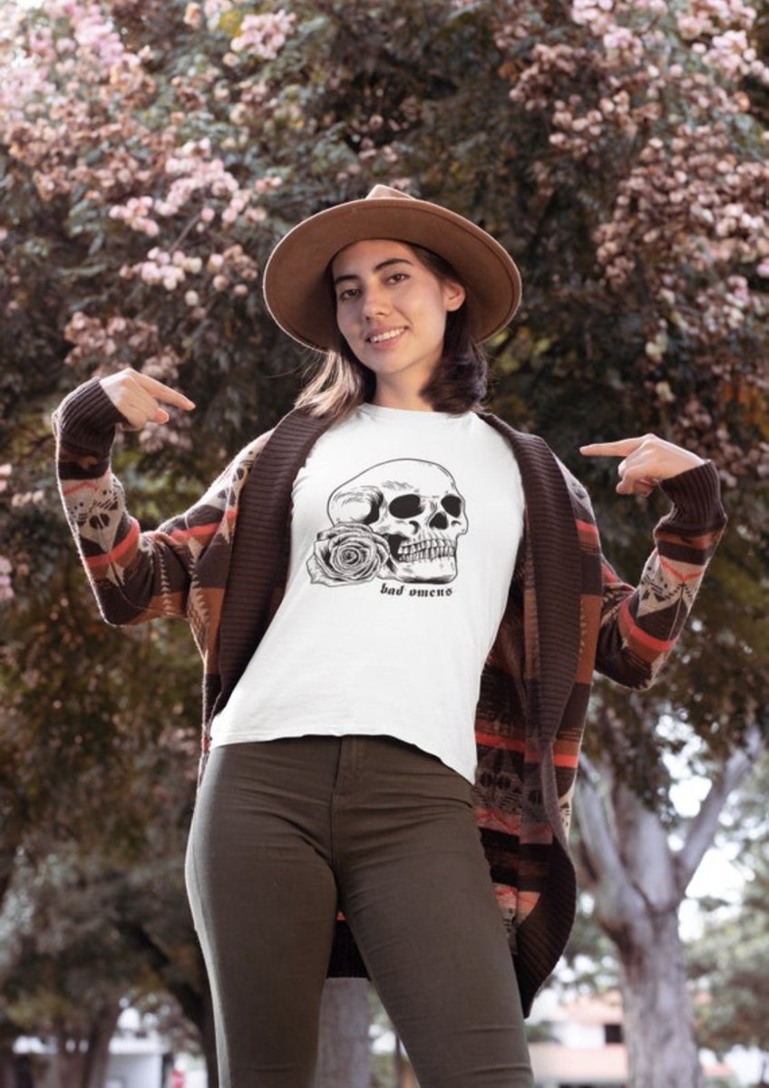 Sleeping_Pixiee's tweet photo. Celebrate the #5SOS5 era with our latest merch designs! 

You can shop them and lots more here: https://t.co/hYBlfNnWT9

RTs are a free way to help a small business 💜 https://t.co/YznuscnnF6