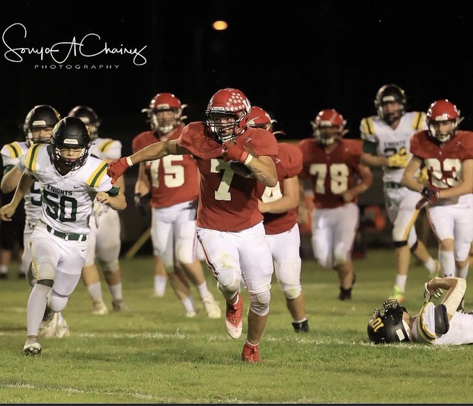 AllSportsTucson's tweet photo. Southern Arizona Week 7 standout:

Willcox RB Ayden Fuentes
25 rushes for 197 yards with 2 TDs in the Cowboys' 35-22 win over Bisbee https://t.co/4afKD8pbXA
