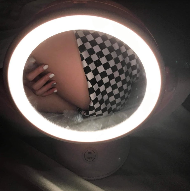 Qua nhà Partner xem netflix, xem 15p quay ra k thấy quần mình đâu =)))