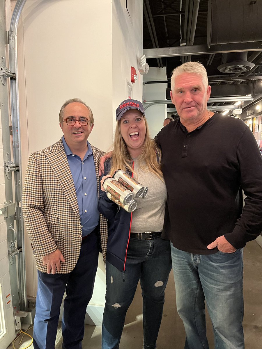 rashelle_wilcox's tweet photo. Also, always enjoy seeing two of my favorite people - @JoeBpXp @Laughlin18 - Locker liked me repping the #Locker18 brewing shirt! https://t.co/nPPPS9zRfA