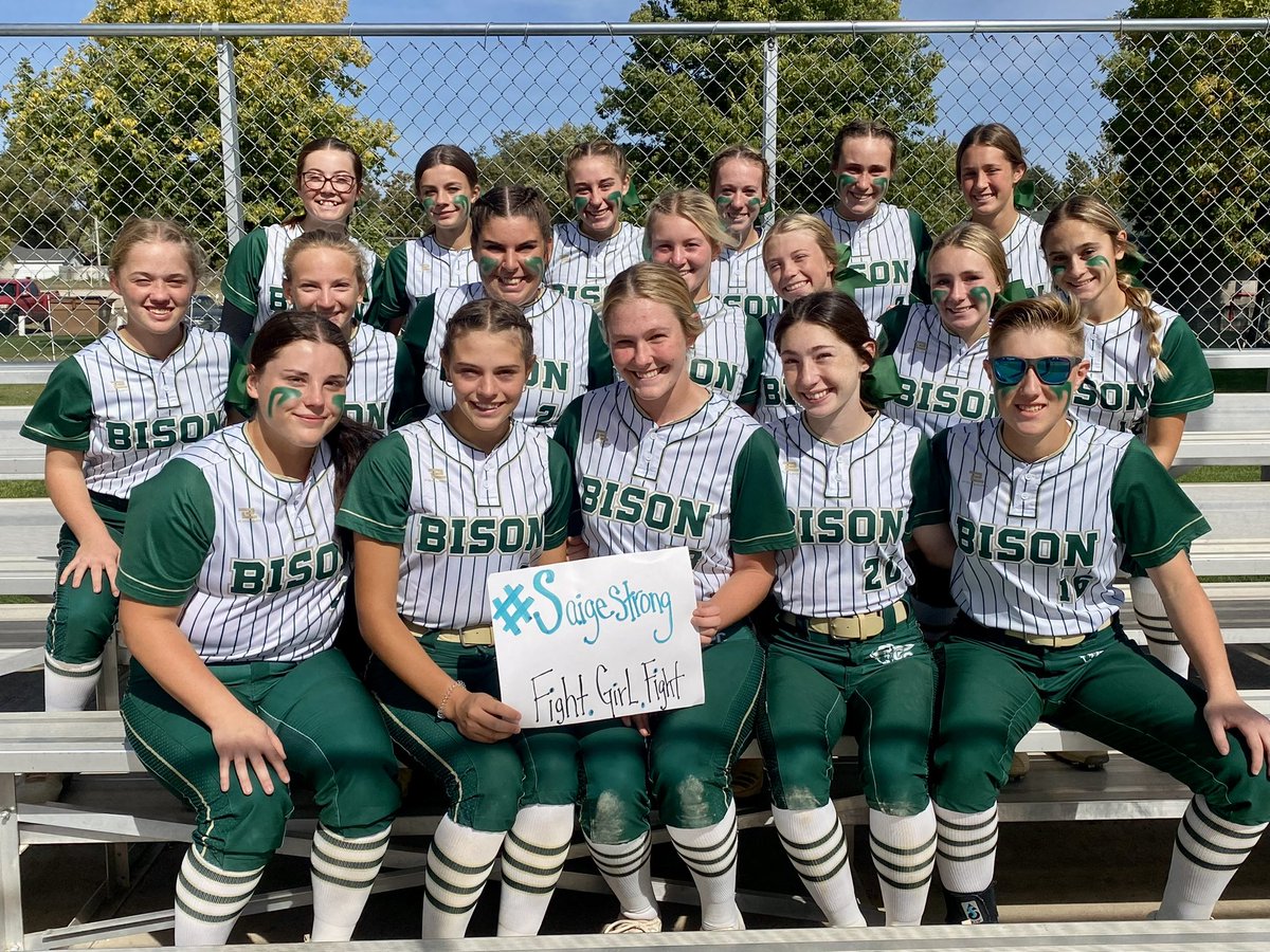 CCBisonSoftball's tweet photo. Bison softball wearing teal ribbon for Saige today.  Keeping her and her family in our thoughts! @CPS_Softball #softballfamilystrong https://t.co/xUreQ6lwRF