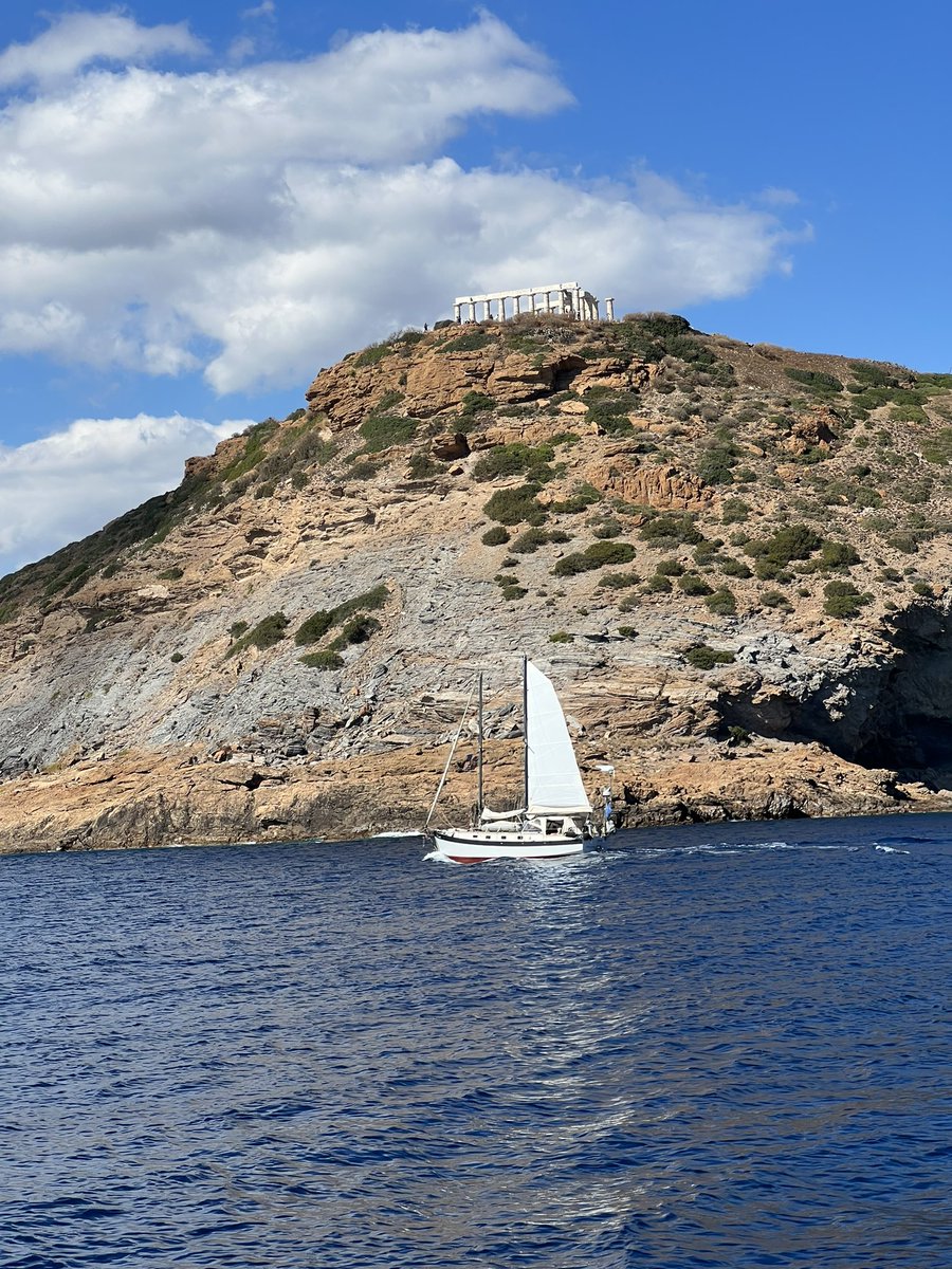 Natural beauty combined with ancient history 🌊🐟🐠🦀🐬🐙🛥️⛵️⛵️

#greece #sailinggreece #capesounio #templeofposeidon #templeofposeidonsounion #sailingholidaysingreece #sailinghilidays #yachtcharter #boatlife #yachtlife #ortsasailing