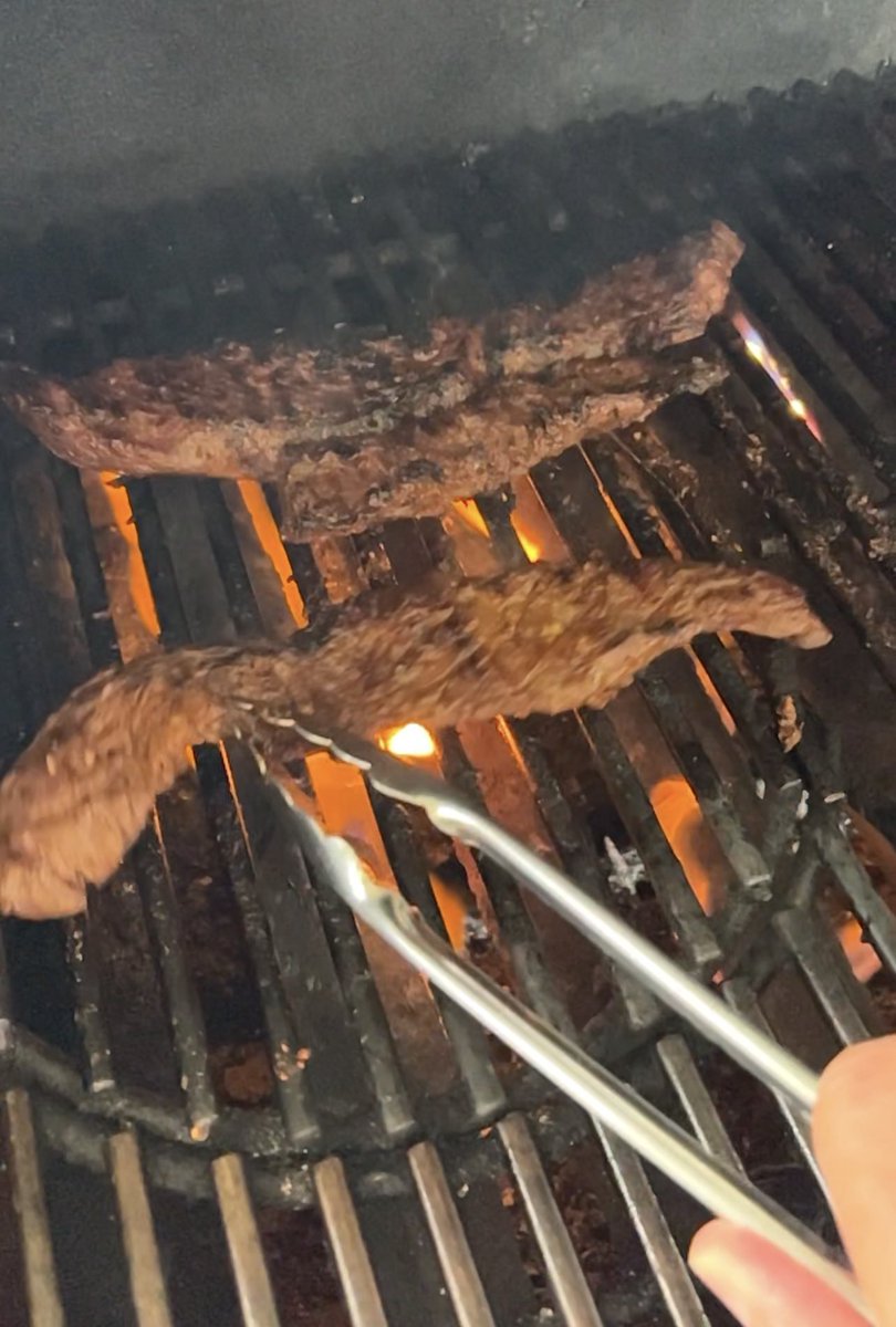 KonaHomeTeam's tweet photo. Taco Mondays
It’s a thing 😂😂😂🥃
#TacoTuesday #tacomonday #tacos #skirtsteak #carneasada #grilling #webersummit #webergrills #hawaii #grilledmeat #cilantro #onion #corntortilla https://t.co/4bUwJ17AHY