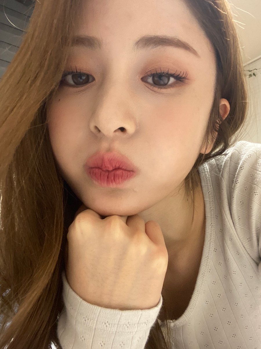Jnnys_'s tweet photo. Te amo preciosa, eres la luz de mis ojo~
#YUNJIN #LESSERAFIM_ANTIFRAGILE #LESSERAFIM https://t.co/hkvJ6Kjnur