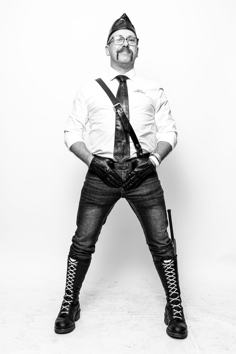 BikerButt's tweet photo. Tank is in the house to support @AshwellAtx 

#TankATX #GayMustache #LGBTQ #ATX #DomDaddy #Daddy #SIR #Leather #Kink #Boots #Tie #Gloves #SamBrownBelt #BonesBuckle  #Gay #GayMan #GaysOfATX #TwitterGay  

📸 credit: @shonnonphoto1 https://t.co/G6sluCBzsT