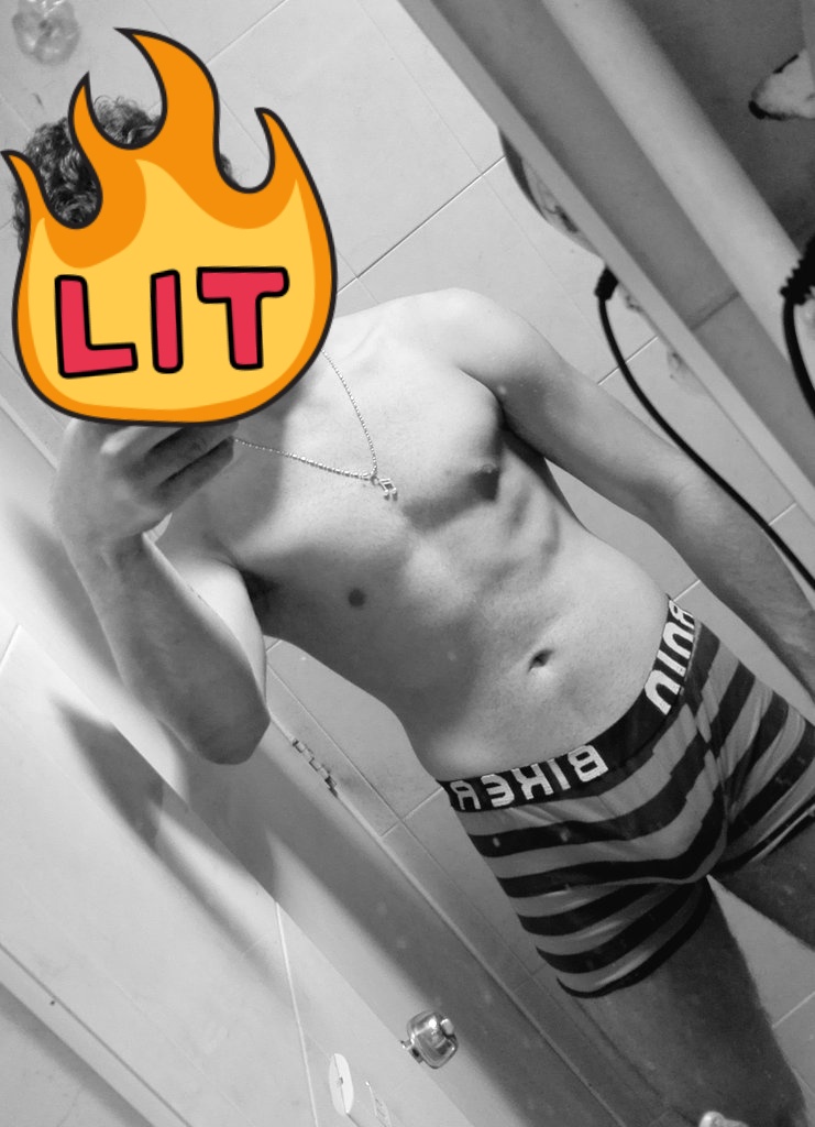 sexboyonly's tweet photo. Quién me invita a ver Netflix? 
#gaymen #netflix @NetflixLAT #gay #hot #love #sexy #CrusingGay https://t.co/mVJ8yK6BeR