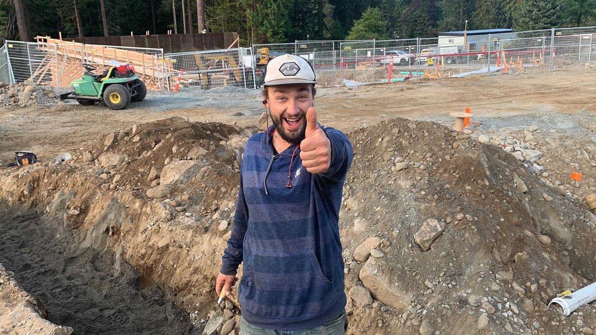 Getting closer to finishing <a href="/CapilanoGreens/">Capilano Greens</a>. Slope has now been sodded with fescue, new putting green and surrounds set for sod later this week and a thumbs up as irrigation is substantially complete with the last thrust block poured on Friday.  The onto finishing tees.