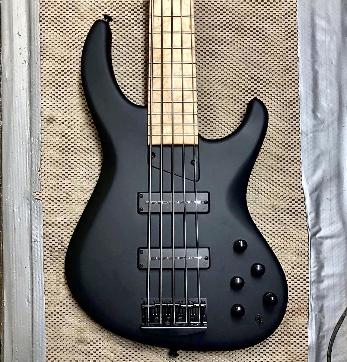 MTDbassUSA's tweet photo. MTD USA handmade #Saratoga 5 F with a matte black poplar body, maple neck, Birdseye maple fingerboard, Nordstrand Audio zen blades &amp; pre amp. 

Warm, traditional, punchy &amp; clear top end. 
https://t.co/4cccS2tpnl  

#michaeltobiasdesign #mtd4lyfe #bass #mtd #MTDBass #bassplayer https://t.co/5DLR63FaUF