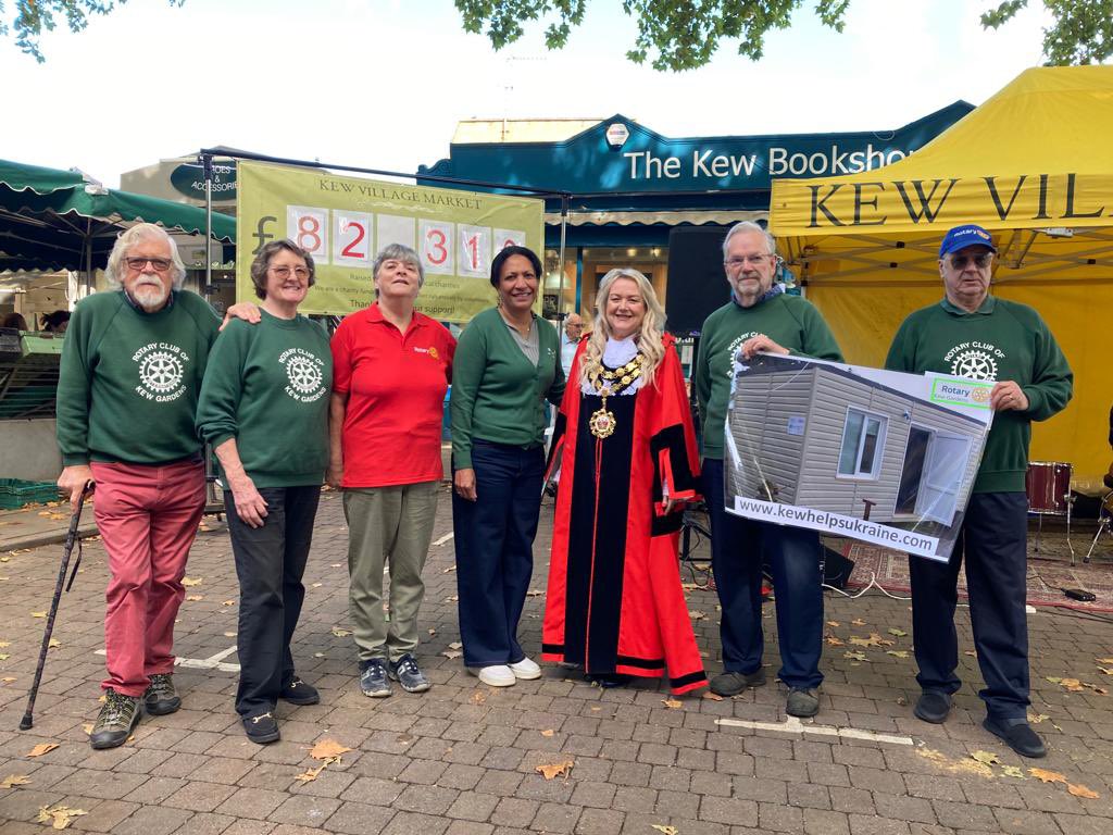 LBRUTMayor's tweet photo. A happy time at @KewMarket on Sunday presenting  funds on behalf of the market organisation to three wonderful causes: Kew Rotary, Park Lane Stables and Shepherds Star 💥 A great chance also to meet the fantastic stall holders @ParkLaneStables https://t.co/GqGad0LevG