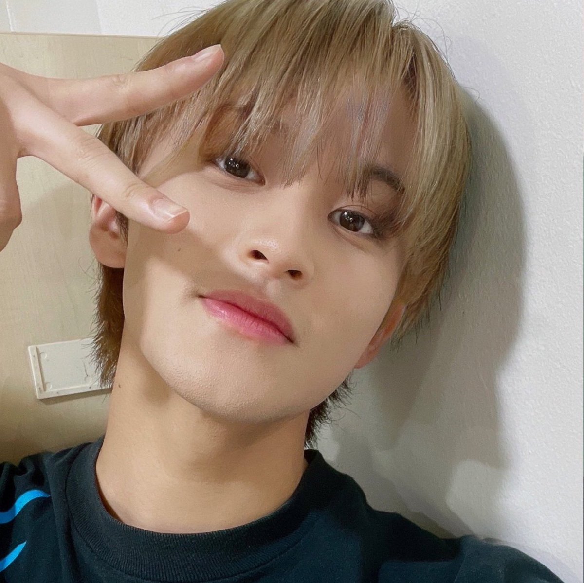 sixstrums's tweet photo. #NewProfilePic https://t.co/JeXjujc4GK