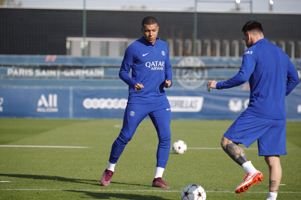PSG_inside's tweet photo. Dernier entraînement avant #SLBPSG ! ⚽️

#UCL https://t.co/JgthnAAKmH