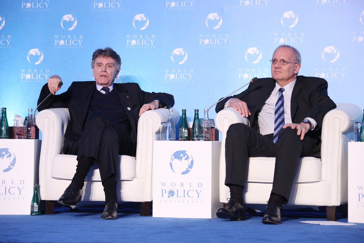 WorldPolicyConf's tweet image. 🚀@TdeMontbrial Président de @IFRI et @JY_LeGall alors PDG du @CNES ont discuté de "La conquête de l'espace : une grande aventure technologique et un défi pour la gouvernance" à la #WPC2016
🎥Visionnez la session sur notre chaîne WPC TV ➡️ bit.ly/3EaFp6V 
#WorldSpaceWeek
