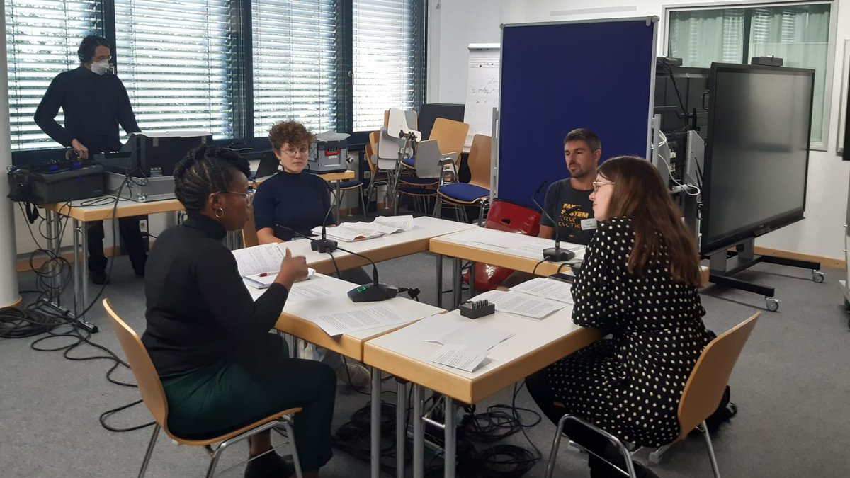 BRIDGES_Mig's tweet photo. How does civil society contribute to the promotion of alternative narratives on migration? What makes a narrative successful? @BRIDGES_Mig experts and CSOs  answer these questions in an upcoming video and podcast. Subscribe to our newsletter to learn more✍️https://t.co/8ENGm0ljmy https://t.co/o9hfhHIgt2