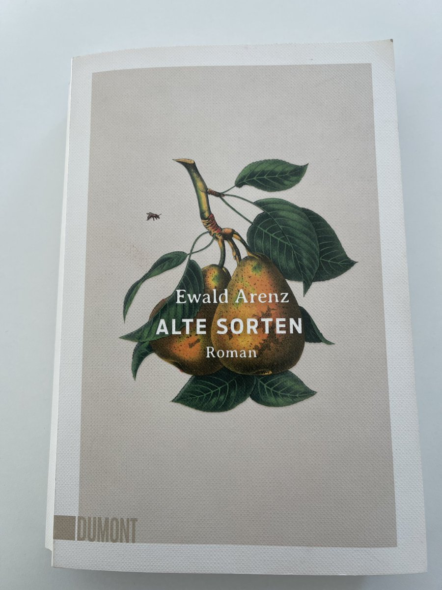 Toetterbeck's tweet photo. Der schönste Roman seit urlanger Zeit…wer hat ihn bloss empfohlen?
#AlteSorten #EwaldArenz https://t.co/NW4h0uDIp0